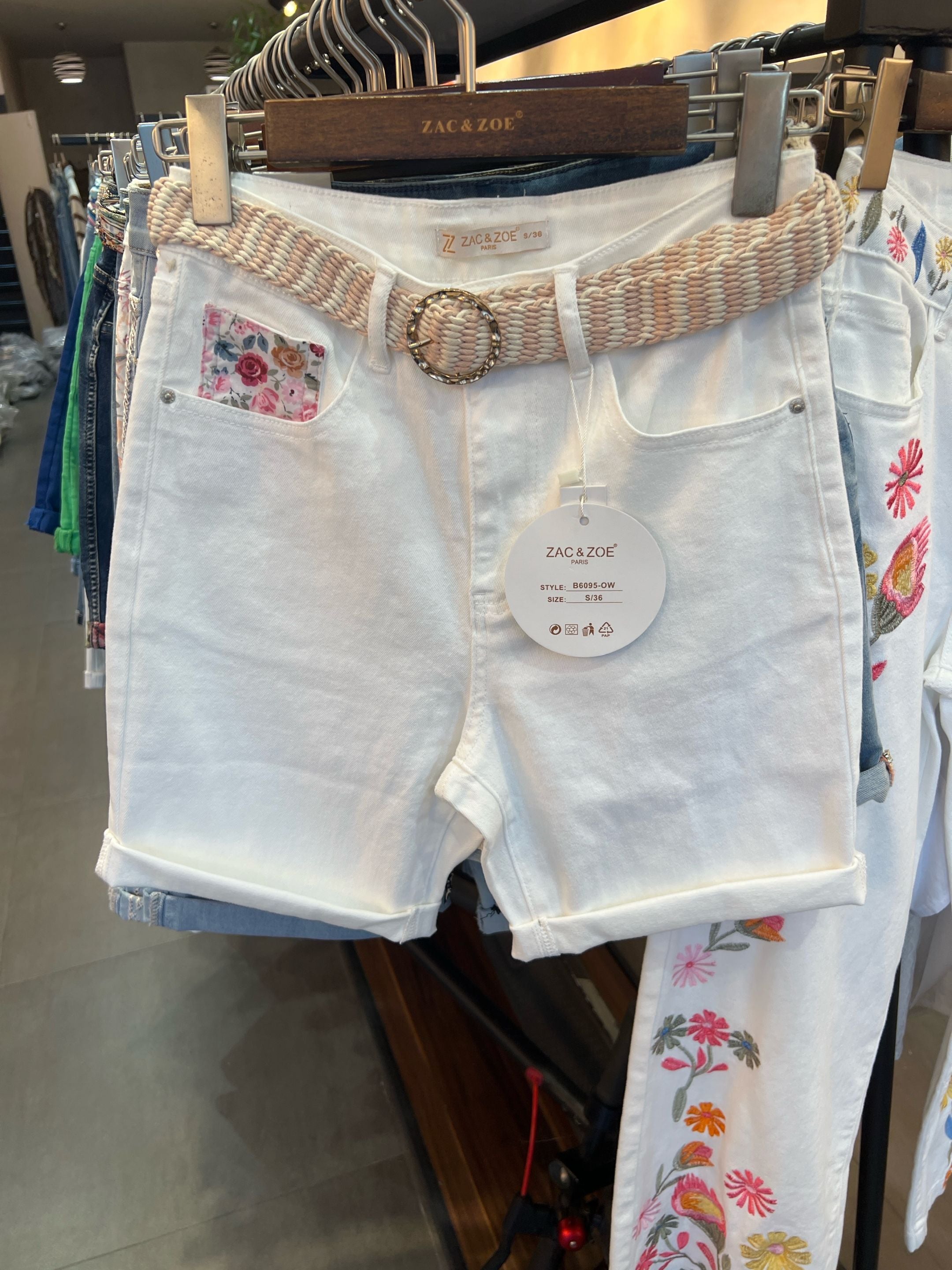 Short blanc fleuris 🌸