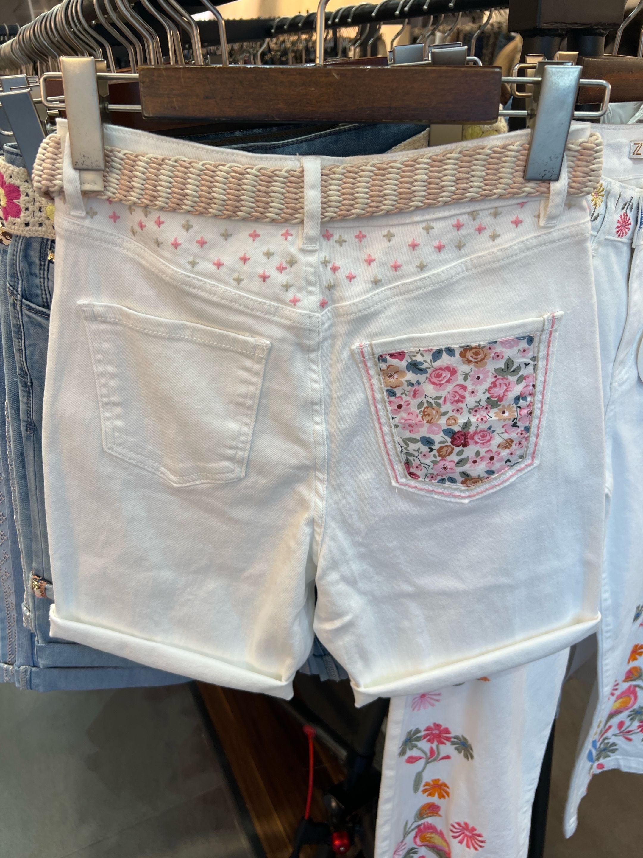 Short blanc fleuris 🌸